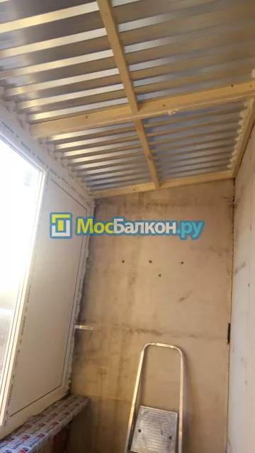 Крыша на балконе в Малаховке монтаж и ремонт по выгодной цене от МосБалкон