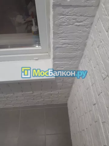 Цена на отделку лоджии декоративным камнем в Москве