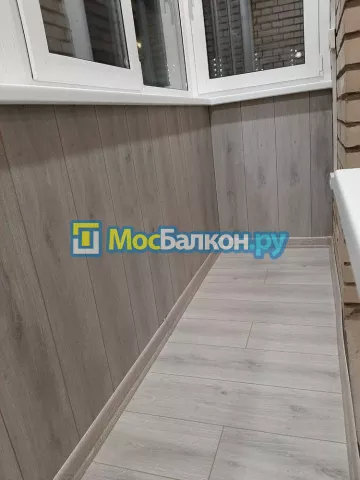 Отделка балкона и лоджии пластиковыми ПВХ панелями в Малаховке от компании МосБалкон