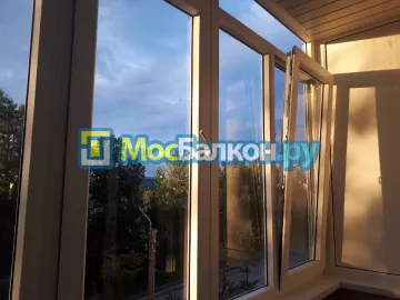 Алюминиевое остекление балконов под ключ по доступным ценам в Малаховке | МосБалкон
