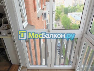Французское остекление лоджии алюминием