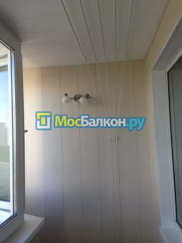Отделка балкона и лоджии пластиковыми ПВХ панелями в Малаховке от компании МосБалкон