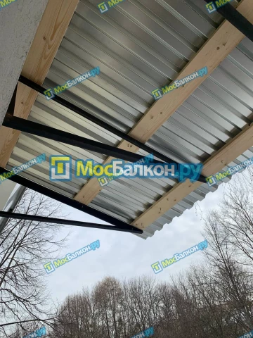 Крыша на балконе в Малаховке монтаж и ремонт по выгодной цене от МосБалкон