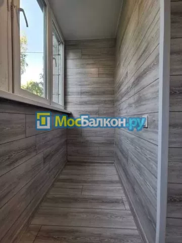 Отделка балкона и лоджии пластиковыми ПВХ панелями в Малаховке от компании МосБалкон